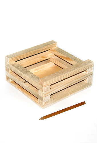 Коробка деревянная 135/93 квадрат из брусков