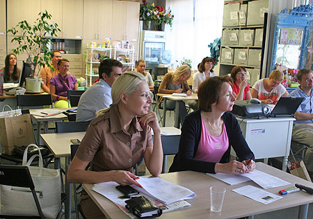 Подарочная упаковка коробки бумага пленка сумки купить в Москве в Гранд Гифт